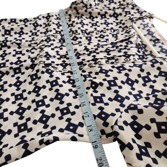 41 Hawthor White/ Blue Geometric Sheer Top Size Medium Metallic Buttons Details - Picture 8 of 12